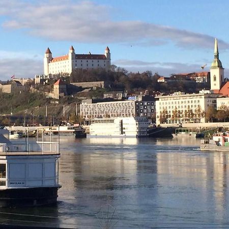Nice Flat Under The Castle Bratislava Bagian luar foto