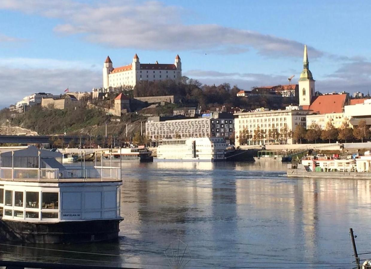 Nice Flat Under The Castle Bratislava Bagian luar foto